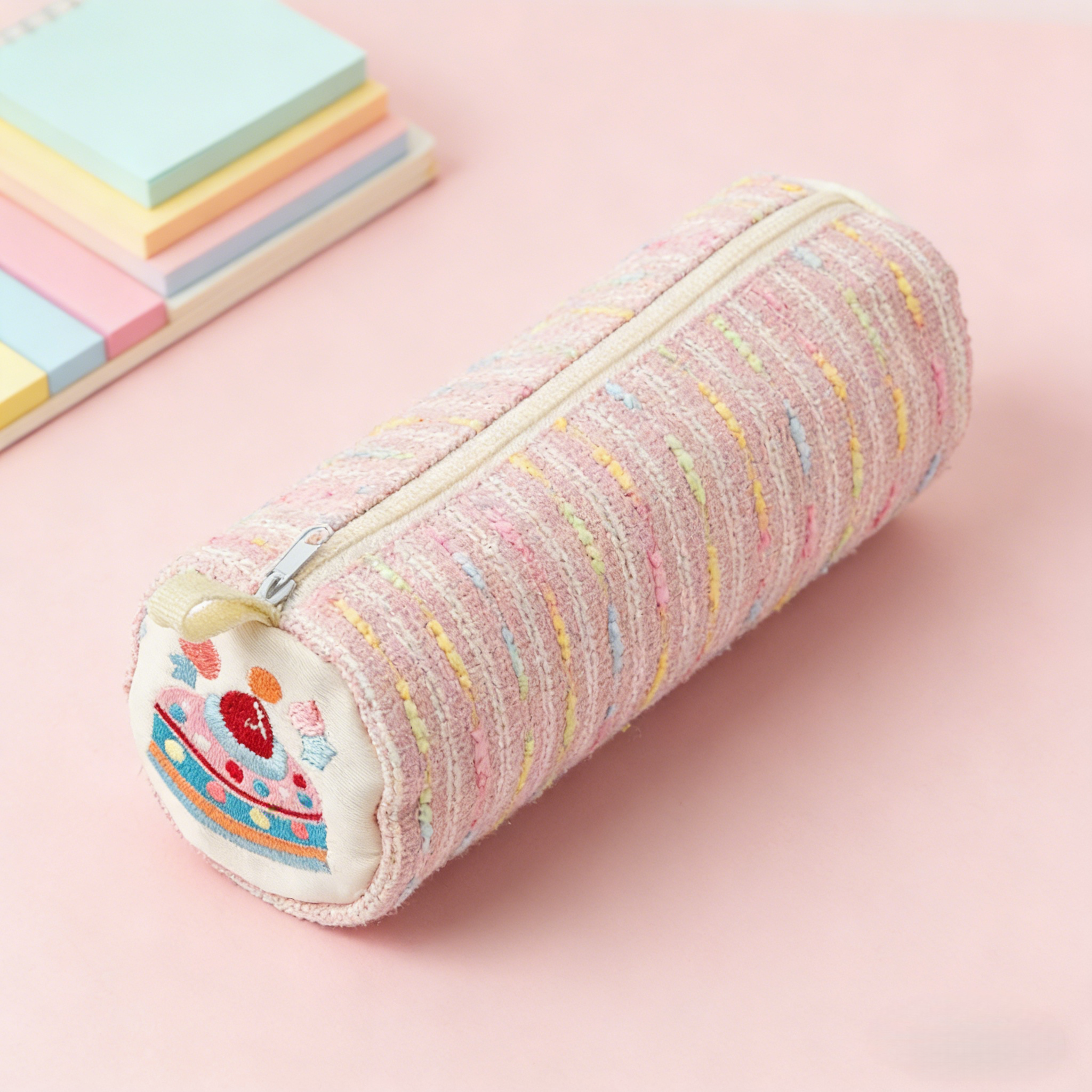 Trousse à stylos Cylindre « Gâteau Rose » – Design Kawaii