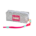 Trousse à stylos Argent Carreaux Diamant – Polyester avec Décor Rose Vibrant